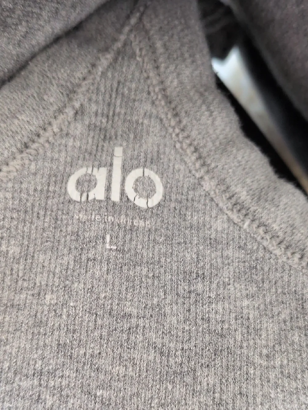 ALO Yoga Light Gray Ribbed Crossover Sports Bralette - Picture 5 of 5
